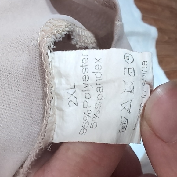 Light Grey Spaghetti Strap Button Front Vneck Tank Size 2x - Picture 2 of 3